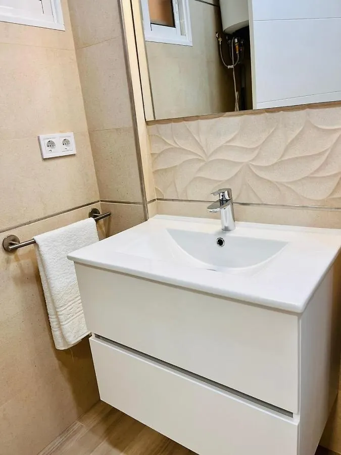 Apartamento Moderno y Nuevo apartamento playa Benalmádena 0*,  España